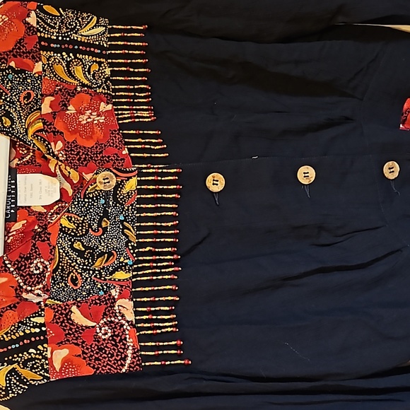 Carole Little ladies size 12 Blouses with beaded trim in black with red accents - Picture 4 of 7